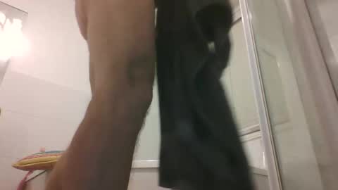 Snapshot of etextratestacle chatting on 09-08-25, 06:07 ET online show from 09-08-25, 06:07