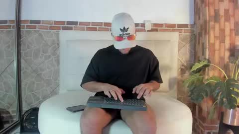 ethan helmut online show from 12-02-24, 10:34