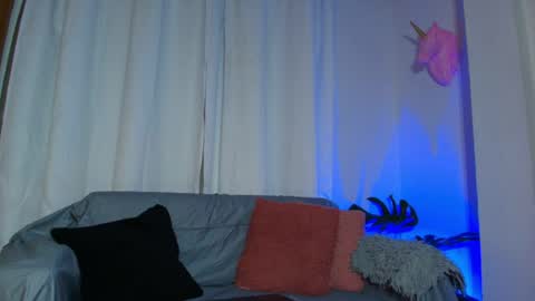 Ethan Muller online show from 04-25-26, 09:45