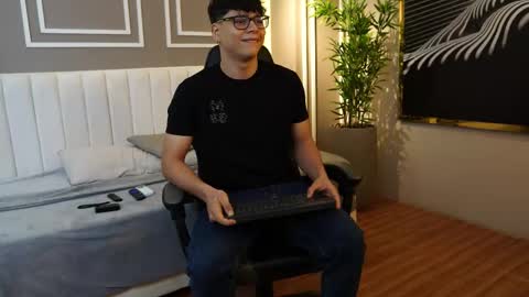 Snapshot of ethan_occonor chatting on 11-06-25, 08:15 ethan_occonor online show from 11-06-25, 08:15