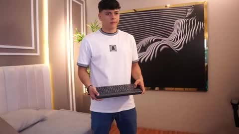 Snapshot of ethan_occonor chatting on 11-18-25, 12:31 ethan_occonor online show from 11-18-25, 12:31