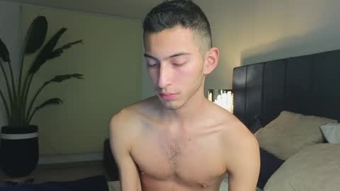 Snapshot of ethan_skiny_ chatting on 12-13-24, 04:22 Joan online show from 12-13-24, 04:22