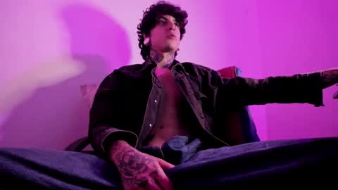 Snapshot of ethan_sykes chatting on 09-22-25, 02:46 Ethan sykes online show from 09-22-25, 02:46