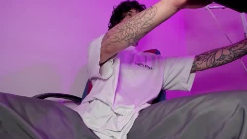 Snapshot of ethan_sykes chatting on 10-11-25, 03:28 Ethan sykes online show from 10-11-25, 03:28