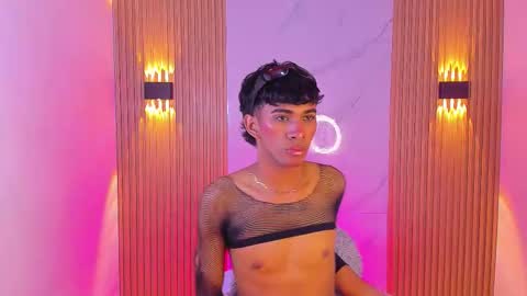 Snapshot of ethan_thouse chatting on 11-22-25, 12:26 ethan_thouse online show from 11-22-25, 12:26