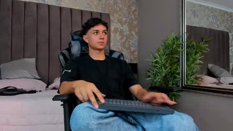 ethanlowell online show from 09-11-25, 03:50