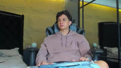 ethanlowell online show from 11-17-25, 05:57