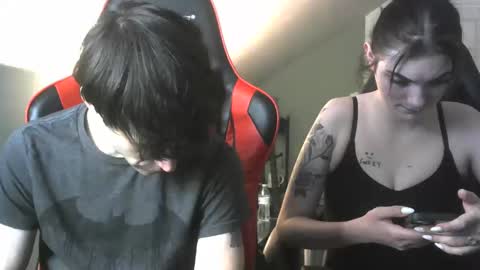 Snapshot of ethanvsvioletxxx chatting on 12-17-25, 11:11 ethanvsvioletxxx online show from 12-17-25, 11:11