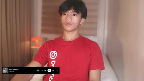 Snapshot of etherealboytoy4hire chatting on 11-29-25, 11:24 Rey online show from 11-29-25, 11:24