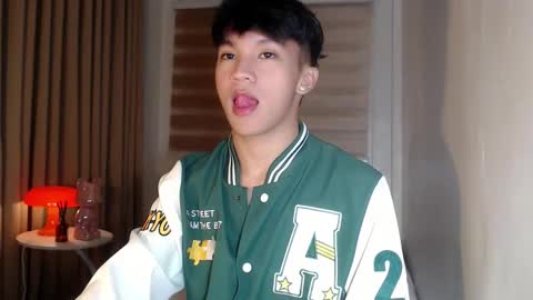 Rey online show from 04-27-26, 10:35