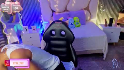 ette online show from 03-10-26, 03:33