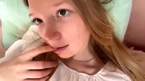 Snapshot of eugenakhouri chatting on 09-11-25, 05:40 Lana online show from 09-11-25, 05:40