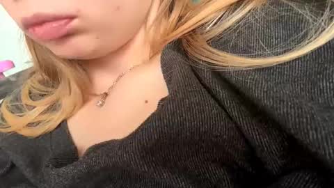 Snapshot of eugenakhouri chatting on 10-16-25, 08:15 Lana online show from 10-16-25, 08:15