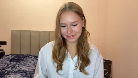 Snapshot of eugenierickel chatting on 05-11-26, 02:23 Alice online show from 05-11-26, 02:23