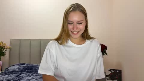 Snapshot of eugenierickel chatting on 05-20-26, 02:23 Alice online show from 05-20-26, 02:23