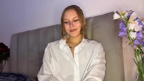 Snapshot of eugenierickel chatting on 05-24-26, 02:33 Alice online show from 05-24-26, 02:33