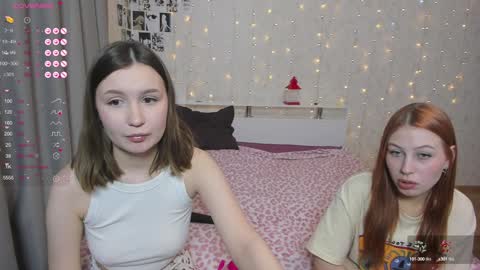 Veronica Tiia Lilith left to right online show from 01-22-25, 04:34