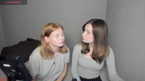 Veronica Tiia Lilith left to right online show from 10-17-25, 02:19