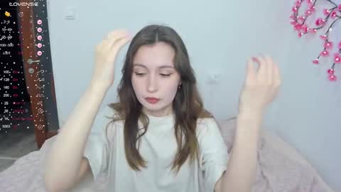 Veronica Tiia Lilith left to right online show from 02-19-26, 09:11