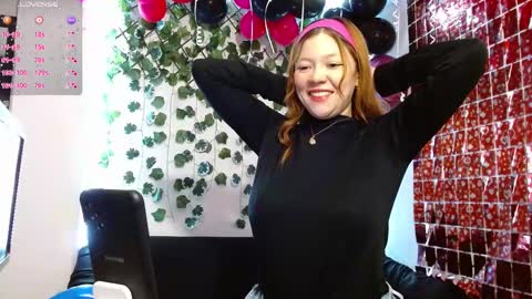 Snapshot of euphoriarush chatting on 02-18-25, 02:59 Euphoria online show from 02-18-25, 02:59