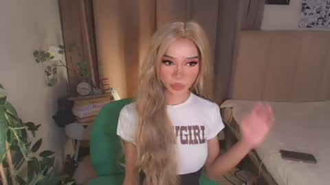 Snapshot of euphoric_goddess chatting on 06-20-26, 08:00 euphoric_goddess online show from 06-20-26, 08:00