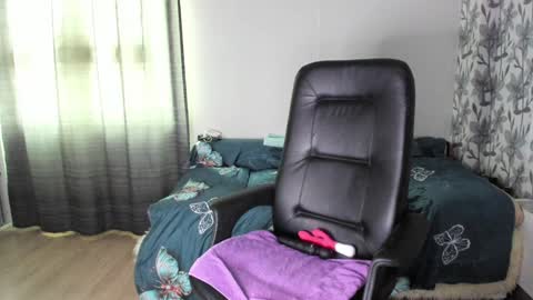 Snapshot of eva_7777 chatting on 12-03-24, 04:25 Eva online show from 12-03-24, 04:25