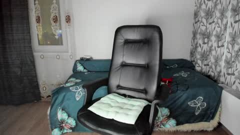 Snapshot of eva_7777 chatting on 12-29-24, 10:25 Eva online show from 12-29-24, 10:25