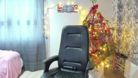 Snapshot of eva_7777 chatting on 01-17-25, 06:47 Eva online show from 01-17-25, 06:47