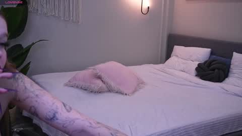 Eva online show from 01-27-25, 07:14