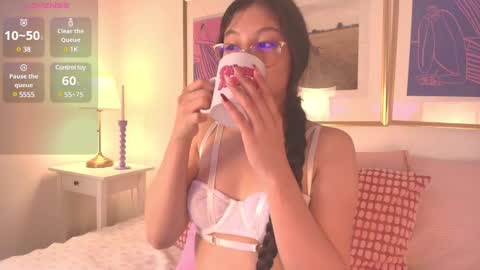 Snapshot of eva_depp chatting on 03-04-25, 01:28 Evaa Depp online show from 03-04-25, 01:28