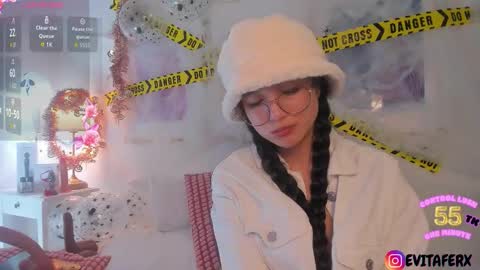 Snapshot of eva_depp chatting on 10-28-25, 04:16 Evaa Depp online show from 10-28-25, 04:16