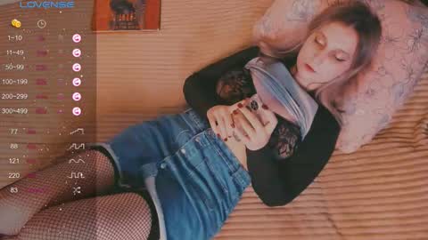 Snapshot of eva_gloss chatting on 10-03-25, 10:45 Eva online show from 10-03-25, 10:45