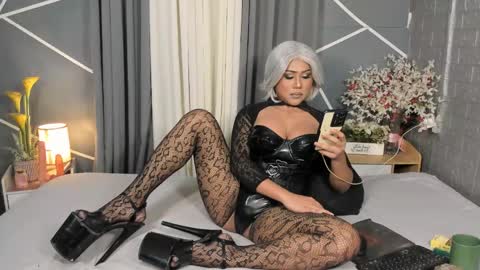 Snapshot of eva_la_queen_ chatting on 04-28-26, 11:10 Eva online show from 04-28-26, 11:10