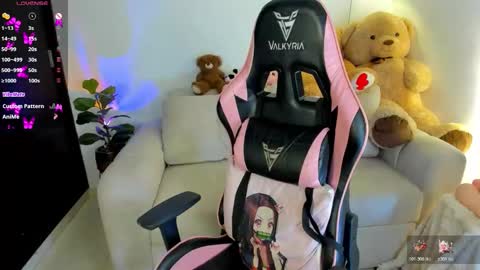 Eva   online show from 04-28-26, 07:41