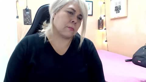 eva_love49 online show from 11-06-25, 12:06