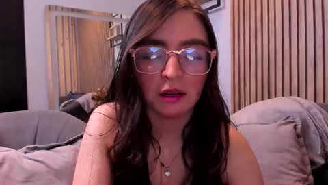 Angelinne online show from 10-16-25, 03:40