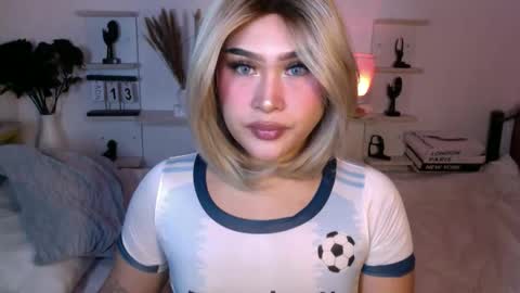 Queen Eva Mazikeen online show from 11-13-25, 08:41