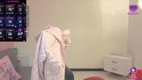 Eva  online show from 06-10-26, 02:38