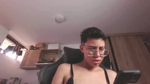 Snapshot of eva_monwalker chatting on 05-05-26, 12:46 Eva cute online show from 05-05-26, 12:46