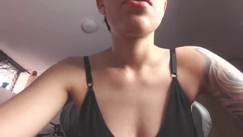 Snapshot of eva_monwalker chatting on 06-01-26, 12:51 Eva cute online show from 06-01-26, 12:51