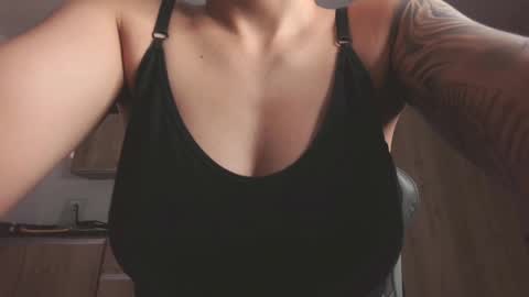 Snapshot of eva_monwalker chatting on 06-09-26, 01:01 Eva cute online show from 06-09-26, 01:01