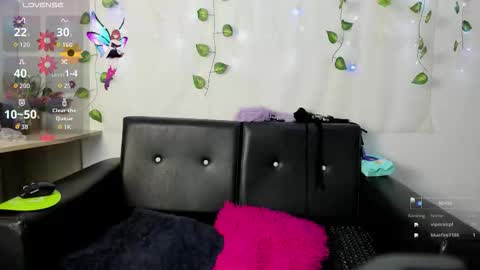 Snapshot of eva_moon5 chatting on 11-26-25, 09:05 Eva online show from 11-26-25, 09:05