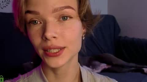 Snapshot of eva_natsumi chatting on 10-15-25, 04:51 Eva online show from 10-15-25, 04:51