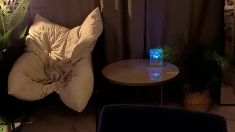 Eva online show from 11-19-25, 04:51