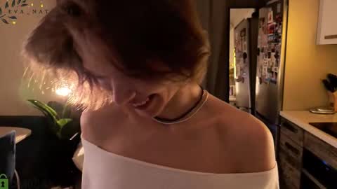 Eva online show from 11-22-25, 03:33