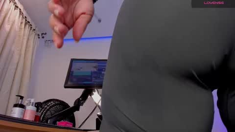 Eva online show from 12-21-25, 11:23