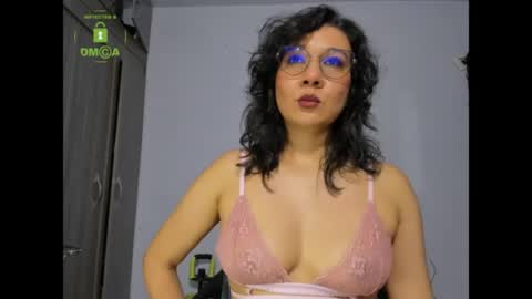 Snapshot of eva_rain01 chatting on 06-20-26, 05:38 Eva online show from 06-20-26, 05:38