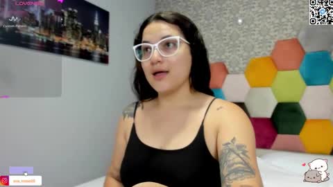 Snapshot of eva_rosse69 chatting on 03-11-25, 12:06 Eva online show from 03-11-25, 12:06