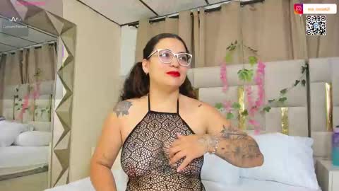 Snapshot of eva_rosse69 chatting on 10-04-25, 12:03 Eva online show from 10-04-25, 12:03