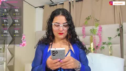 Snapshot of eva_rosse69 chatting on 10-08-25, 11:52 Eva online show from 10-08-25, 11:52